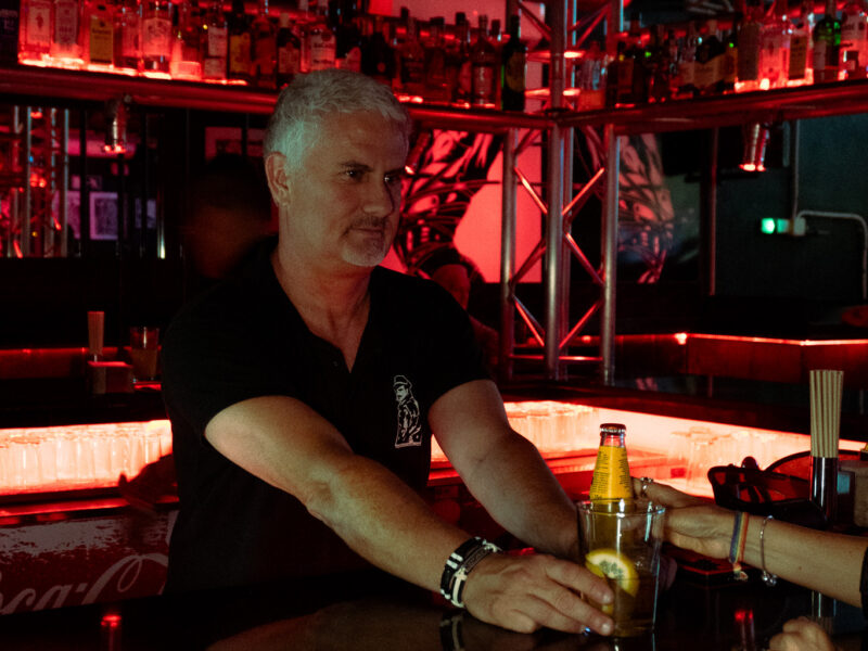 MEN’S BAR