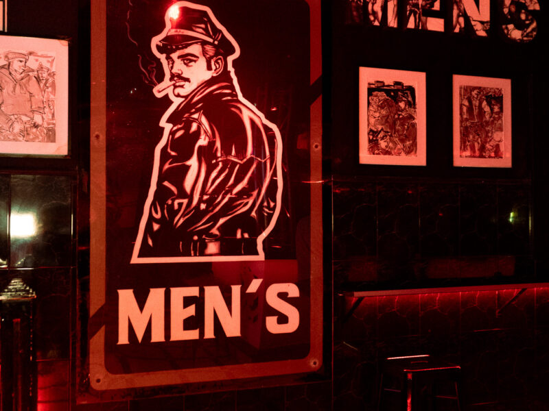 MEN’S BAR