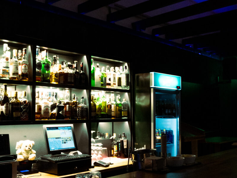 MEN’S BAR