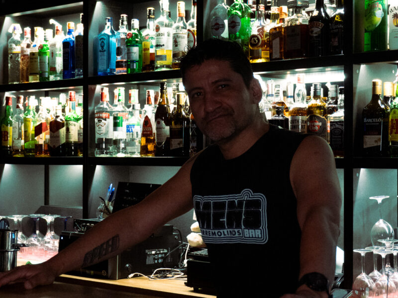 MEN’S BAR