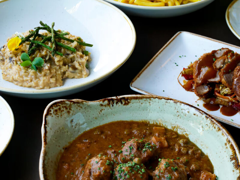 Merkado Cocktail Bar & Terrace